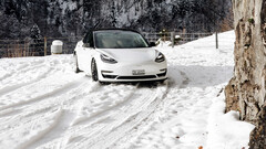 L&#039;autonomie des Teslas diminue le moins en hiver (image : Severin Demchuk/Unsplash)