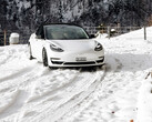 L'autonomie des Teslas diminue le moins en hiver (image : Severin Demchuk/Unsplash)