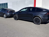 Nouveau gris furtif contre les anciennes couleurs argentées de la Tesla (image : Pixlrage/Reddit)