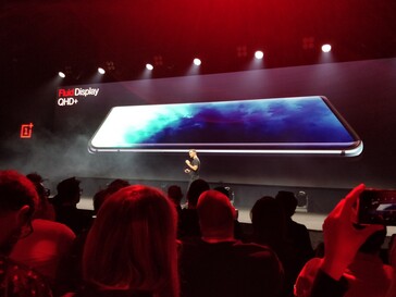 En 2019, OnePlus a organisé un événement majeur sur le modèle d'Apple.