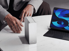 Le NAS S5 présente un format fin et compact. Sur la photo : une image promotionnelle du système.