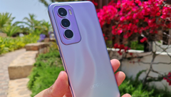 Le Reno12 Pro. (Source de l&#039;image : Notebookcheck)