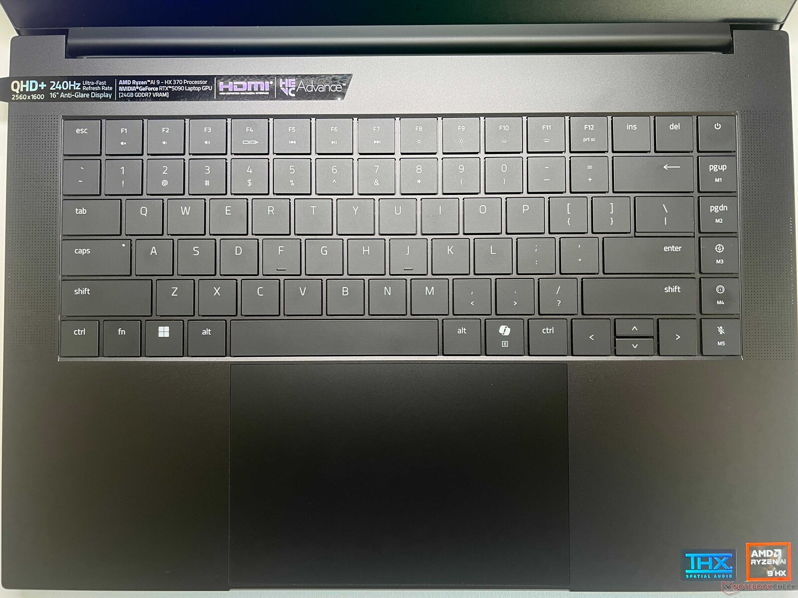 Asus ROG Zephyrus G16 contre Razer Blade 16 : PC portables de jeu les ...