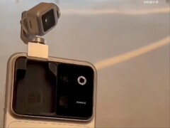 Vidéo de prise en main du Honor Robot Phone, divulguée par inadvertance, montrant le cardan de la caméra en action.
