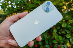 L'ère des iPhones 60 Hz devrait se poursuivre jusqu'au milieu de la décennie, iPhone 15 Plus en photo. (Source de l'image : Notebookcheck)