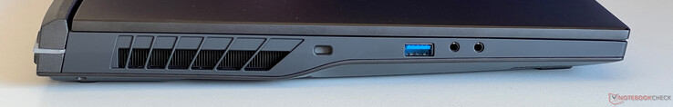 À gauche : verrou Kensington, USB-A 3.2 Gen.2 (10 Gbit/s), sortie casque, entrée microphone
