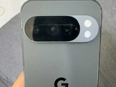 Le Pixel 10 Pro devrait être l'un des quatre smartphones Pixel 10 que Google sortira cette année. (Source de l'image : Mystic Leaks)
