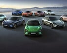 La famille des SUV électriques Xiaomi YU7 dans toutes les versions et couleurs. (Source de l'image : Xiaomi)