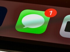 L'application Messages d'Apple, dont l'icône est illustrée ci-contre, intègre un nouveau bouton permettant de masquer le bouton de dictée dans le champ de saisie.