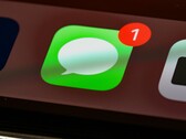 L'application Messages d'Apple, dont l'icône est illustrée ci-contre, intègre un nouveau bouton permettant de masquer le bouton de dictée dans le champ de saisie.