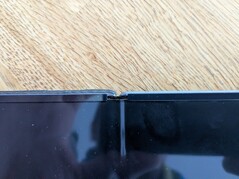 Etui en aramide ou pas d'étui, l'encombrement est minime par rapport à l'absence d'étui