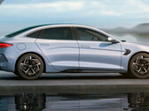 BYD, propriété de Buffett, devient le premier constructeur automobile à cesser la vente de véhicules à essence, alors qu'il détaille la sortie mondiale de son concurrent Model 3