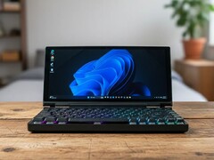 Le concept Kickstarter de Keebmon combine un PC Ryzen AI 9 HX 370, un écran tactile ultra-large de 13 pouces et un clavier mécanique remplaçable à chaud dans un seul appareil pliable