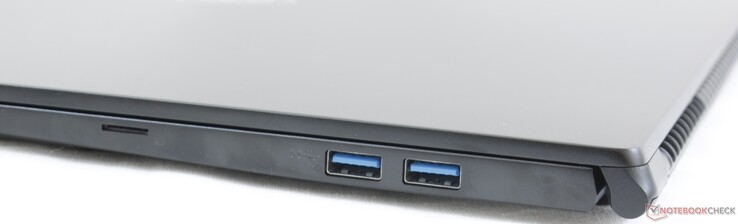 Côté droit : micro SD, 2 USB A USB 3.2 Gen. 2.