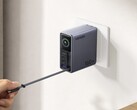 Le chargeur Nexode Pro 160 W avec câble USB-C rétractable