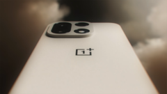 Le OnePlus 15 en coloris Sand Dune. (Source : OnePlus)