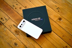 Le Vivo X300 FE offre d'excellentes performances et une très bonne qualité d'appareil photo à un prix bien inférieur à 1 000 euros.