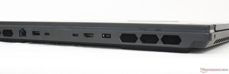 Arrière : RJ-45 à 2,5 Gbps, USB-A 3.2 Gen. 1, 2x Thunderbolt 4 avec DisplayPort 1.4 + Power Delivery 140 W, HDMI 2.1, adaptateur CA