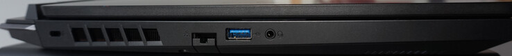 Ports de gauche : Verrouillage Kensington, LAN (1 Gbit/s), USB-A (5 Gbit/s), casque d'écoute