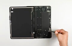L&#039;iPad Pro pourrait être facile à réparer, mais il est tout sauf simple de retirer l&#039;écran (Image source : iFixit)