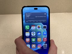 L&#039;iPhone 14 Pro pourrait proposer un appareil photo principal de 48 MP et un poinçon en forme de pilule. (Image Source : Jeff Grossman)