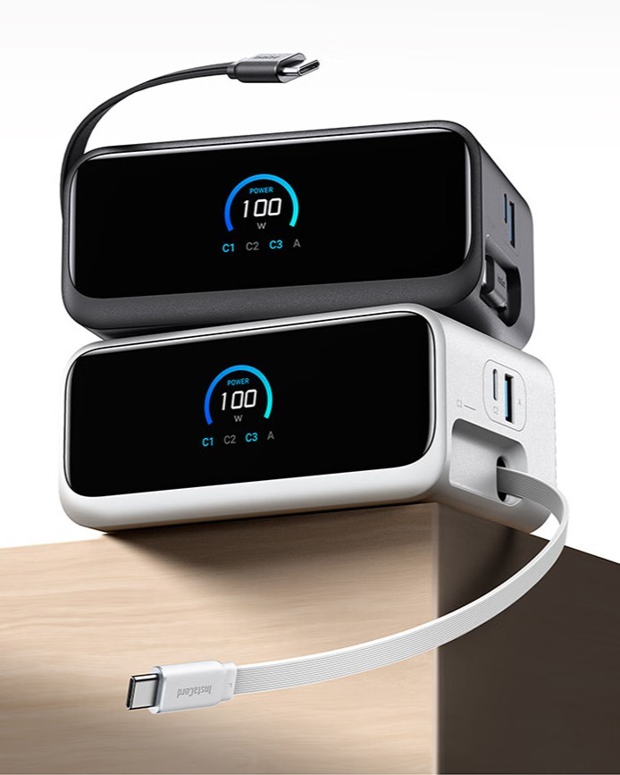 Le chargeur Anker Nano Desktop Charger Mix (photo) est proposé en deux coloris. (Source de l'image : Anker)