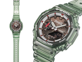 La montre issue de la collaboration Casio G-Shock x Coca-Cola, modèle GA2100CC-3A, en photo.