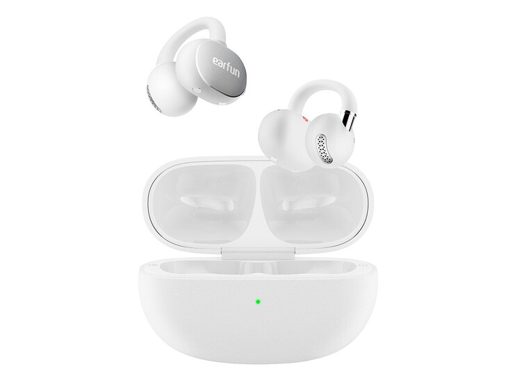 Les écouteurs EarFun Clip 2 sont disponibles en blanc (illustration) ou en noir. (Source : EarFun)