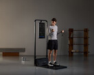 Une personne s'entraîne sur le Gym Monster