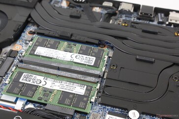 Accessible 2x SODIMM DDR5 slots jusqu'à 32 GB chacun