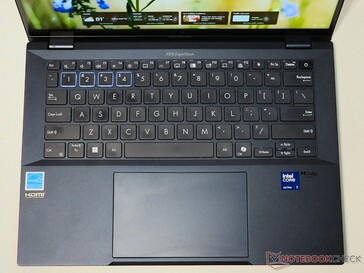 Le clavier et le pavé tactile offrent une bonne tactilité