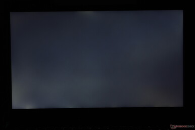 Saignement modéré et inégal du rétroéclairage dans le coin inférieur gauche