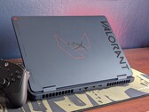 L'HyperX Omen 16 Valorant Edition est très esthétique, mais ses surfaces sombres attirent les traces de doigts comme jamais.
