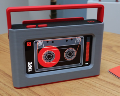 Le design du lecteur de cassettes NFC (photo) a été modélisé dans Rhino 3D et imprimé sur un Bambu Labs P1S. (Source de l'image : u/bharms27 via r/3Dprinting)