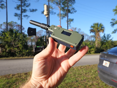 Le YouTuber a utilisé des nœuds LoRa (photo) pour établir des connexions entre différentes villes.