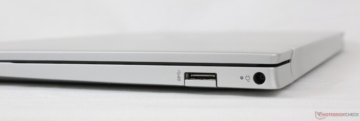 Droit : USB-A 5 Gbps, adaptateur secteur