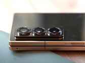 Une fuite donne de nouveaux indices sur les caractéristiques des Galaxy Z Fold7 et Galaxy Z Flip7. Cette photo montre l'édition spéciale actuelle de Samsung. (Source de l'image : Ben's Gadget Reviews)