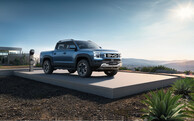 Le nouveau pick-up hybride rechargeable BYD Shark allie une capacité de remorquage de 2,5 tonnes au confort d'un SUV moderne.