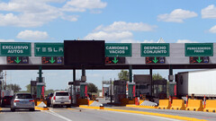 Le passage en voie réservée de Tesla du côté mexicain (image : Corporation pour le développement de la zone frontalière de Nuevo León/Bloomberg)
