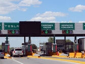 Le passage en voie réservée de Tesla du côté mexicain (image : Corporation pour le développement de la zone frontalière de Nuevo León/Bloomberg)