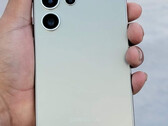 Le Galaxy S24 Ultra avec son nouveau stylet S Pen. (Source de l'image : @DavidMa05368498)