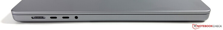 Côté gauche : MagSafe, 2x USB-C 4.0 avec Thunderbolt 4 (40 Gbps, DisplayPort, Power Delivery), casque de 3,5 mm