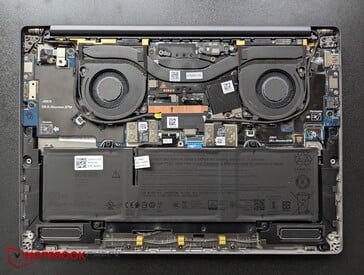 Dell Pro 13 : refroidissement uniforme grâce à la répartition des ventilateurs des deux côtés, SoC au centre