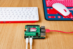 Le kit SSD Raspberry Pi peut encore être acheté sous forme de HAT chez certains détaillants. (Source de l'image : Raspberry Pi Foundation)