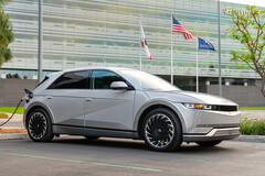 La IONIQ 5 de Hyundai a suscité beaucoup d'intérêt aux États-Unis lors de son lancement en 2021. (Source de l'image : Hyundai)