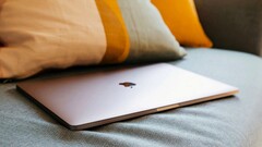 Après le lancement de l&#039;iPhone 17, Mark Gurman, analyste chez Bloomberg ( Apple ), cite 10 nouveaux produits Apple que l&#039;on peut s&#039;attendre à voir dans les mois à venir. (Source de l&#039;image : Elise Bouet)