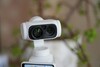 L'objectif grand angle se fixe par aimant sur le capteur de l'appareil photo et élargit encore davantage le champ de vision à 108 degrés