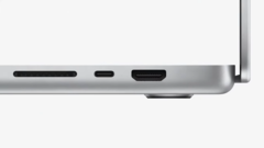 Un MacBook Pro équipé d&#039;une carte SD. (Source : Apple)