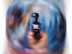 L'Insta360 Luna Ultra s'attaque à la couronne de la DJI Osmo Pocket 4 (Pocket 3 en photo).