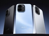 Le iQoo Z11 est disponible en noir, bleu et blanc